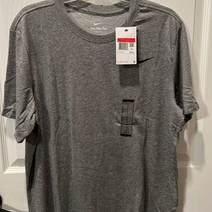 Men Large Nike Dr-Fit T-shirt, New with Tags